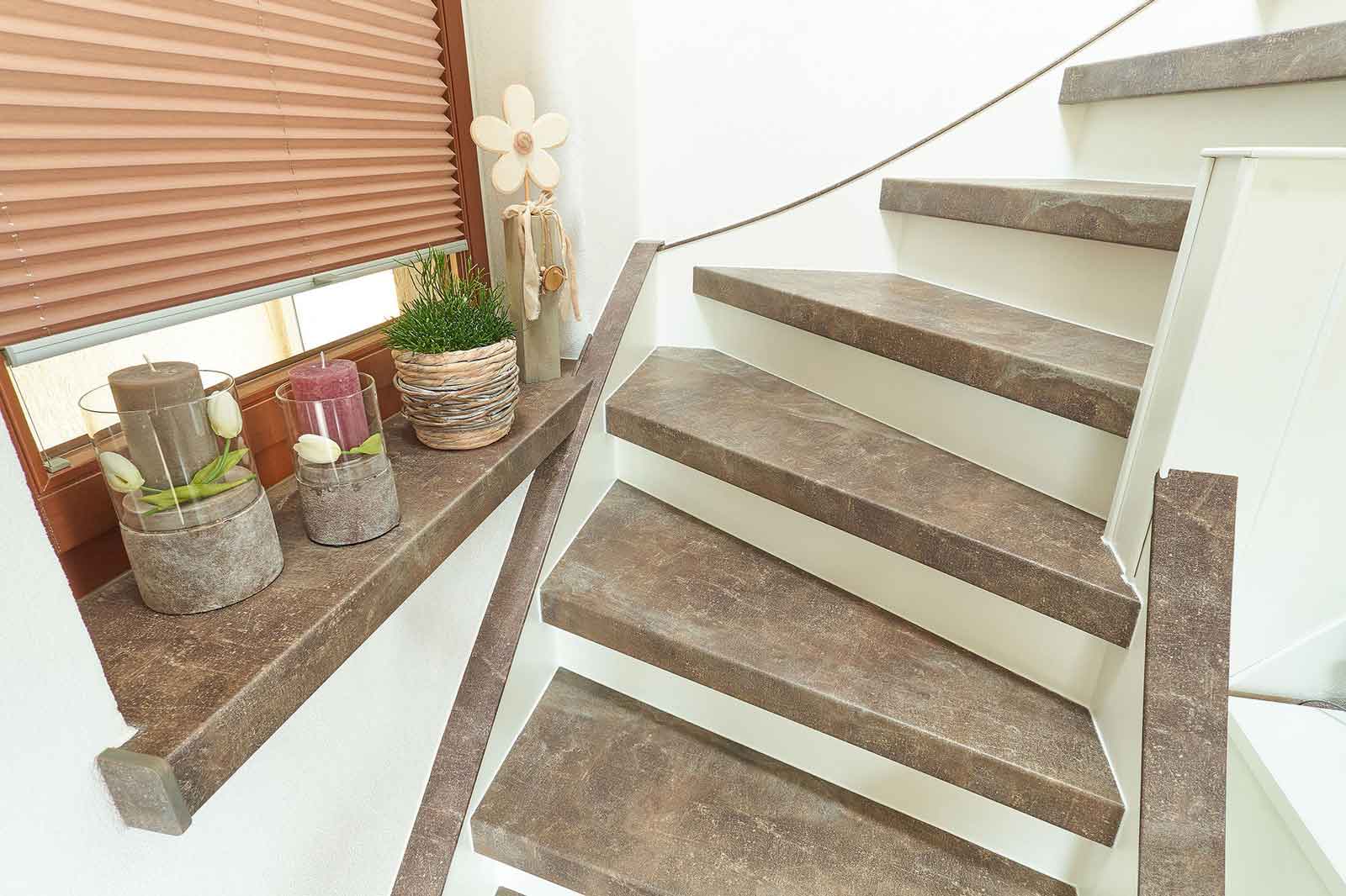 Referenzbild: renovierte Treppe mit HAFA Renovierungsstufen