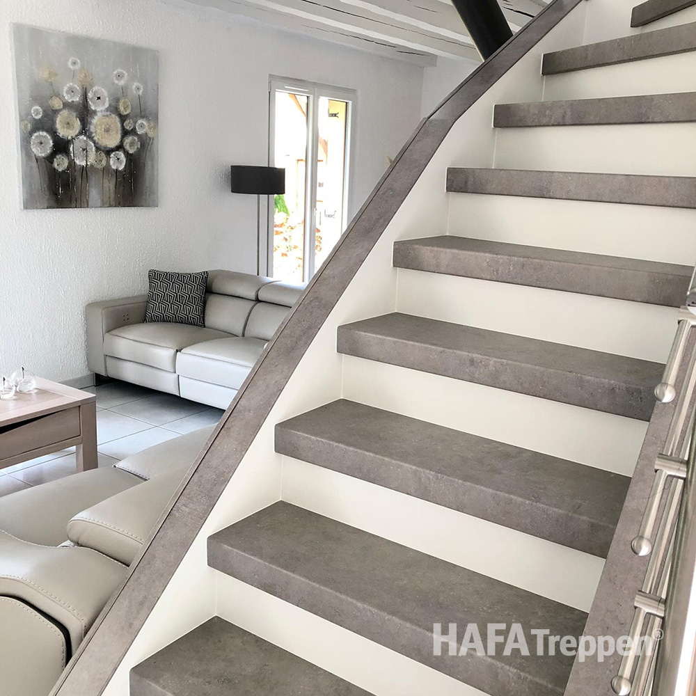 Referenzbild: renovierte Treppe mit HAFA Renovierungsstufen