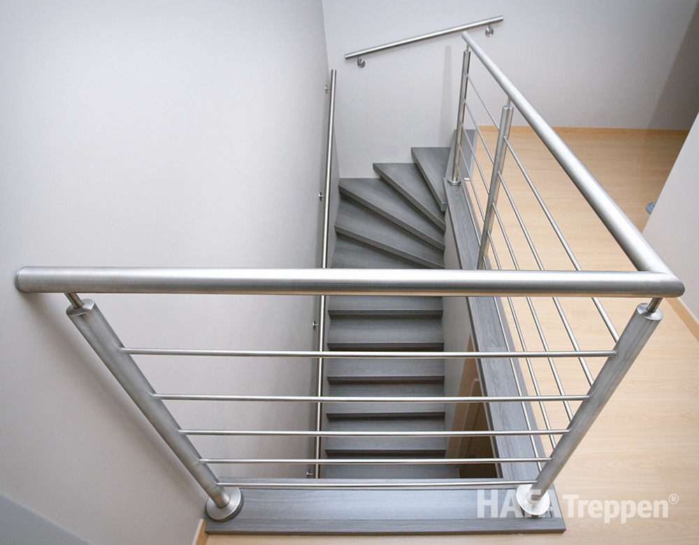 Treppe eiche grau