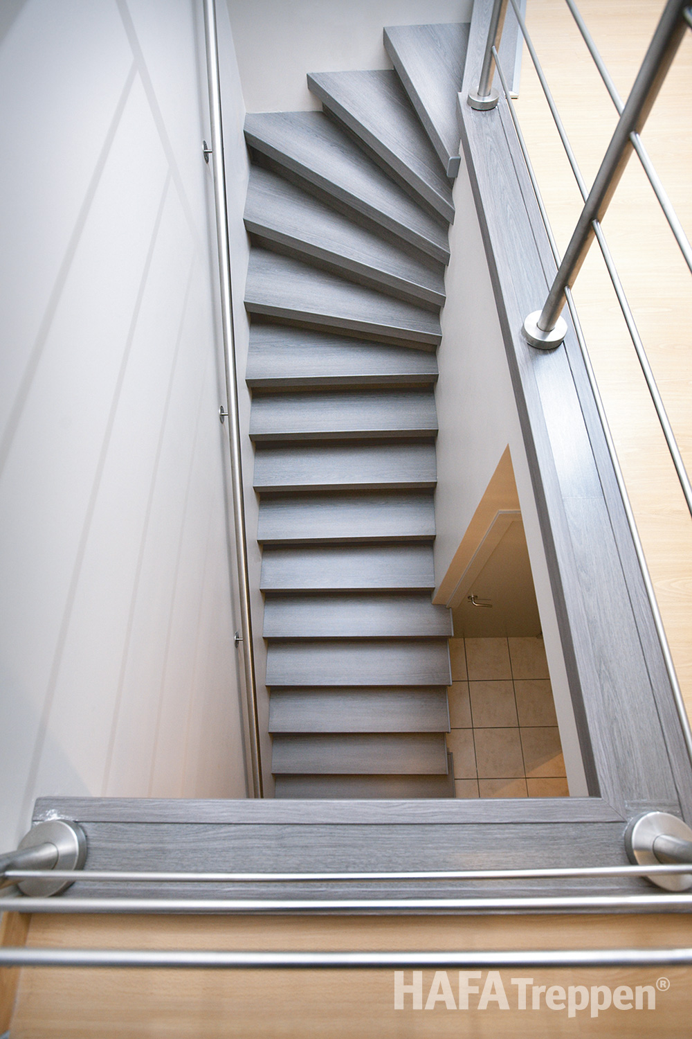 Treppe eiche grau