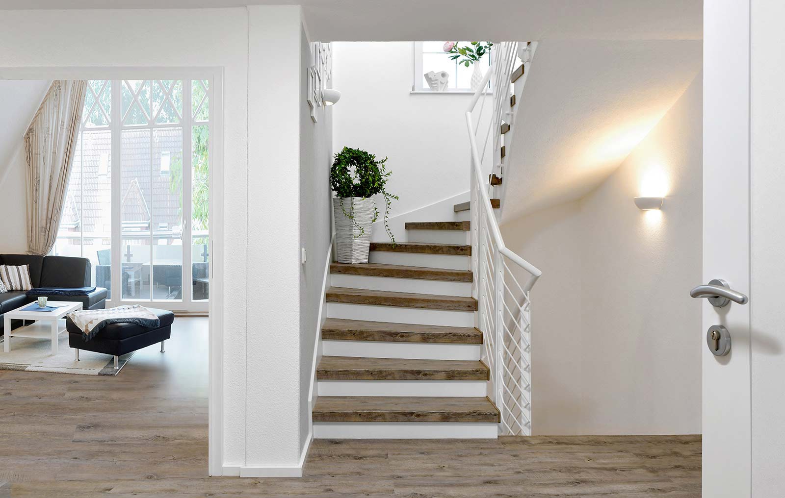 Referenzbild: renovierte Treppe mit HAFA Renovierungsstufen