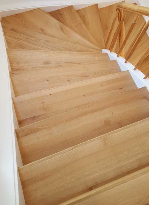 Treppenrenovierung mit Massivholz von HAFA Treppen