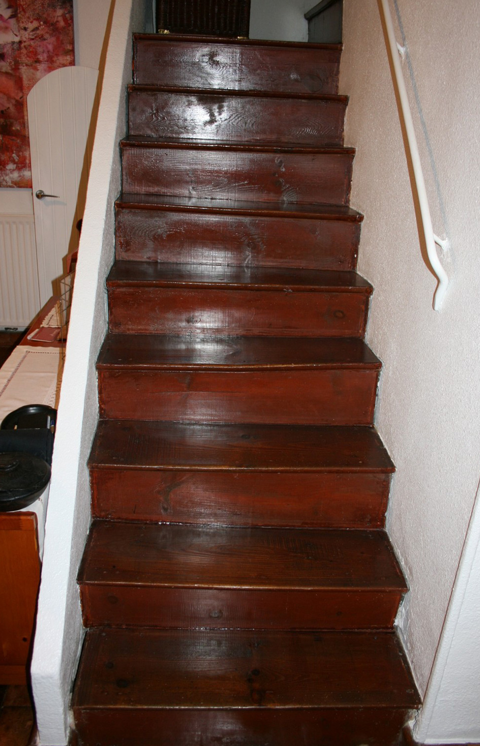 Treppenrenovierung mit Laminat Weißer Nussbaum - vorher